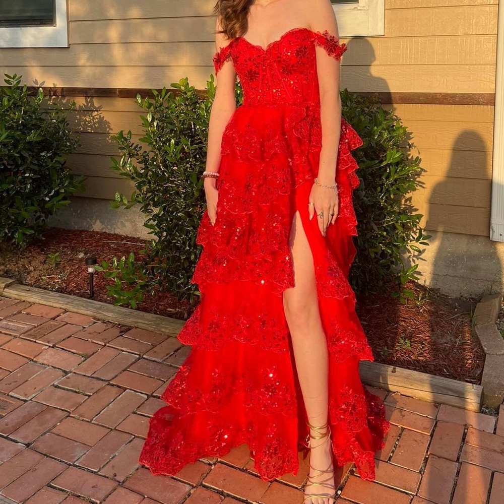 Elegant Red Off-Shoulder Evening Dress